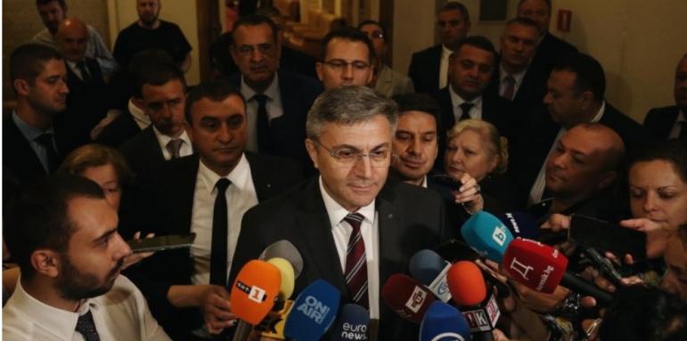 ДПС свали маската на Кирил Петков за Северна Македония
